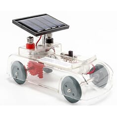 Solcellebil med oppladbart batteri