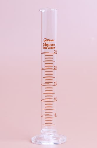 Målesylinder 25 ml med helletut