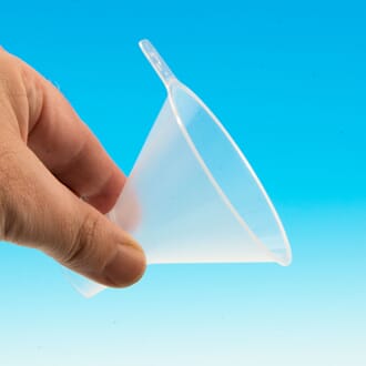 Pulvertrakt i plast, Ø 100 mm