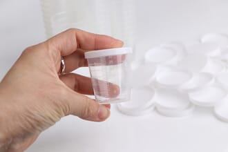 Plastboks med lokk, 30 ml , pk a 100 stk